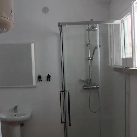 Telhal 4d Apartment *